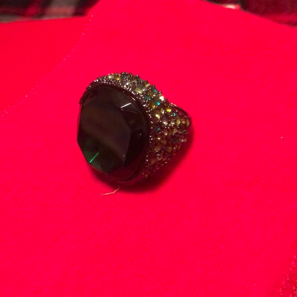 Ring - Picture 1 of 4